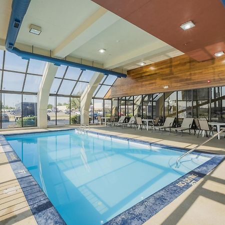 Red Roof Inn & Suites Cleveland - Elyria Kültér fotó