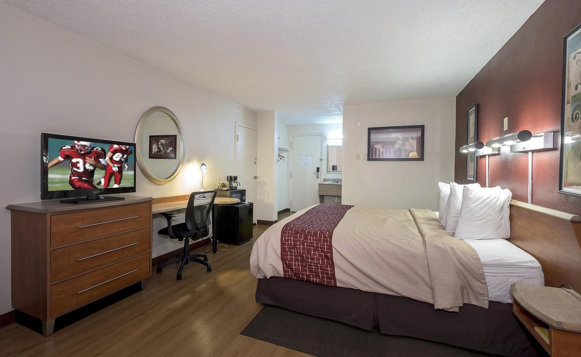 Red Roof Inn & Suites Cleveland - Elyria Kültér fotó