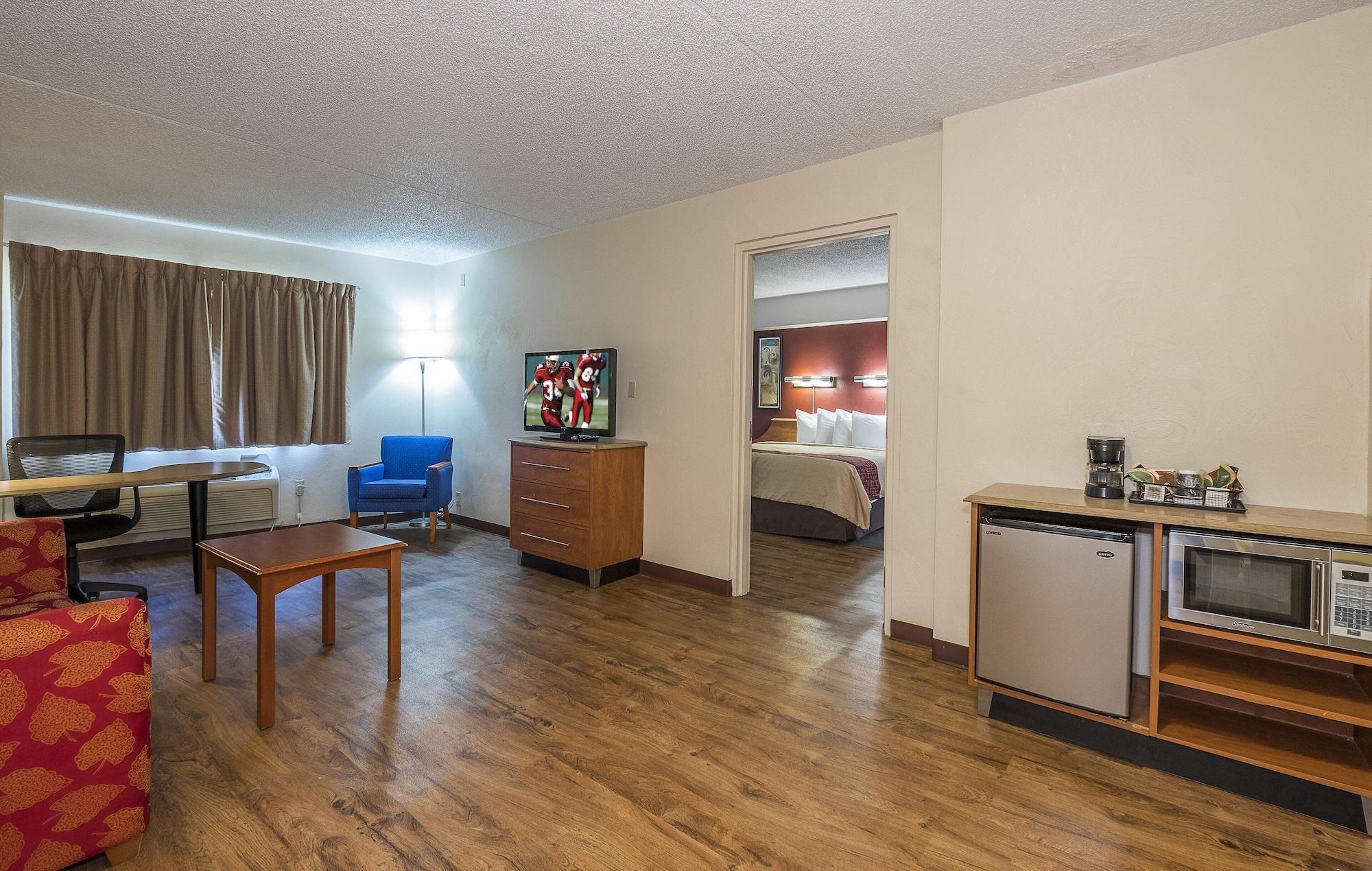 Red Roof Inn & Suites Cleveland - Elyria Kültér fotó