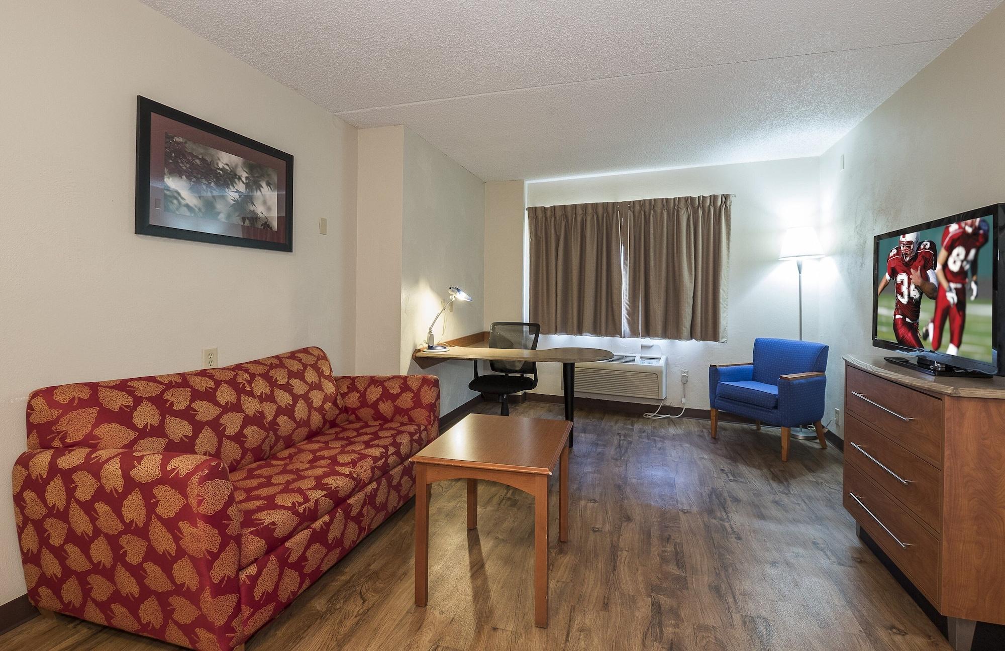 Red Roof Inn & Suites Cleveland - Elyria Kültér fotó