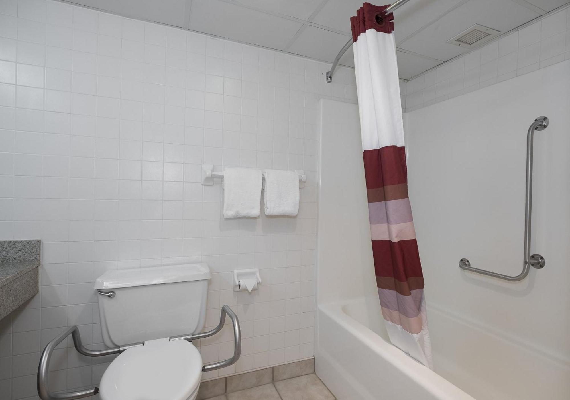 Red Roof Inn & Suites Cleveland - Elyria Kültér fotó