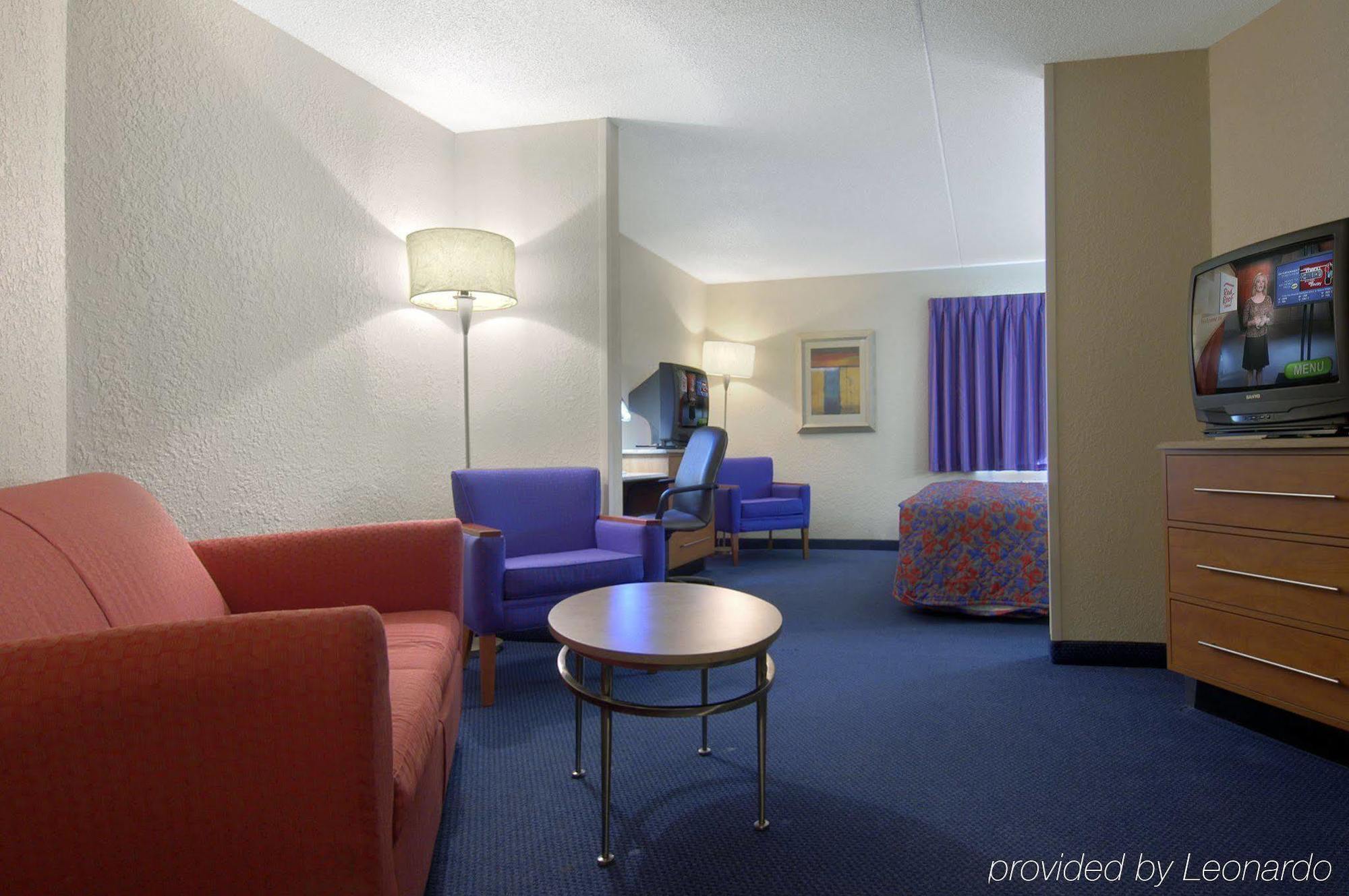 Red Roof Inn & Suites Cleveland - Elyria Szoba fotó