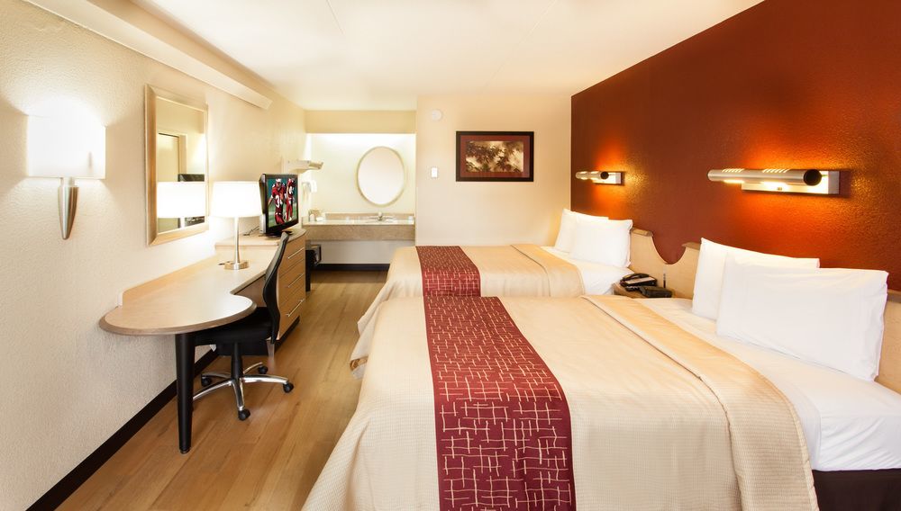 Red Roof Inn & Suites Cleveland - Elyria Kültér fotó