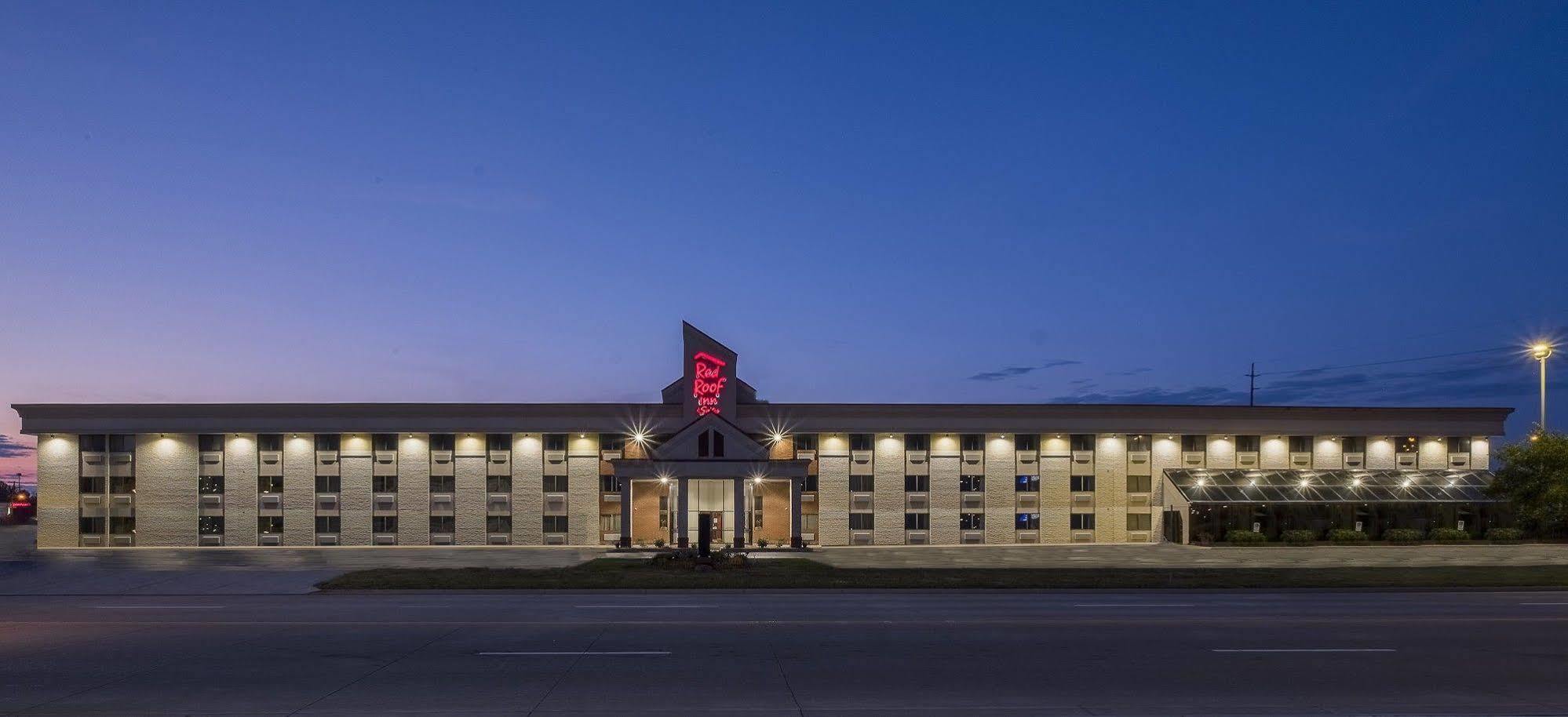 Red Roof Inn & Suites Cleveland - Elyria Kültér fotó